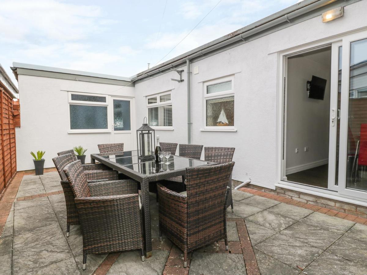 Westpoint Villa Llandudno Bagian luar foto