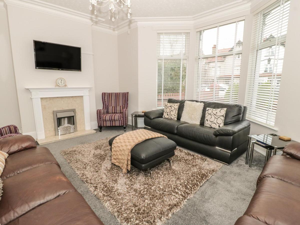 Westpoint Villa Llandudno Bagian luar foto